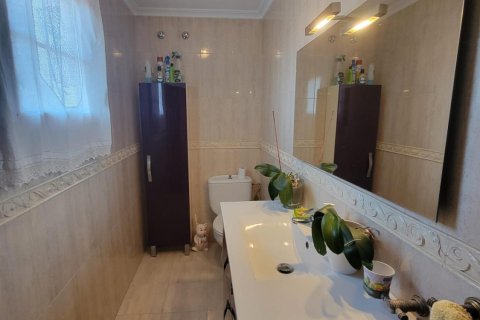 Villa for sale Torrevieja, Alicante, Spain 4 bedrooms, 175 sq.m. No. 137767 - photo 24
