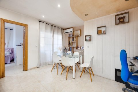 Apartamento en venta en Torrevieja, Alicante, España 3 dormitorios, 112 m2 No. 190844 - foto 2