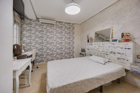 Apartamento en venta en Torrevieja, Alicante, España 3 dormitorios, 112 m2 No. 190844 - foto 18