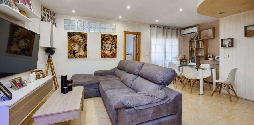 Apartamento en Torrevieja, Alicante, España 3 dormitorios, 112 m2 No. 190844