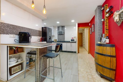 Apartamento en venta en Torrevieja, Alicante, España 3 dormitorios, 112 m2 No. 190844 - foto 4
