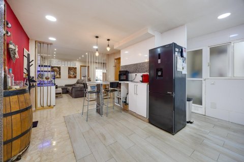 Apartamento en venta en Torrevieja, Alicante, España 3 dormitorios, 112 m2 No. 190844 - foto 7