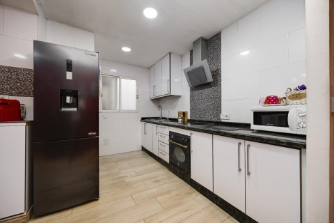 Apartamento en venta en Torrevieja, Alicante, España 3 dormitorios, 112 m2 No. 190844 - foto 9