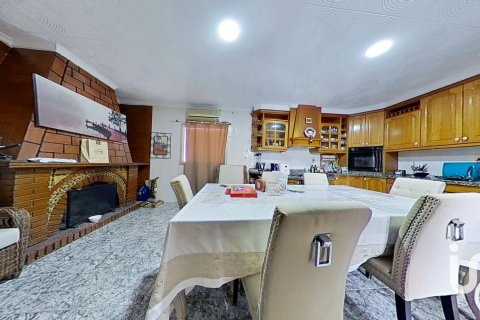 Продажа дома в Аликанте, Испания 3 спальни, 223м2 №153068 - фото 3