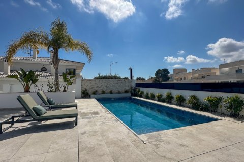 Villa à vendre à Villamartin, Alicante, Espagne, 4 chambres, 527 m2 No. 188916 - photo 22