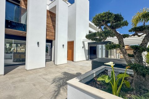 Villa à vendre à Villamartin, Alicante, Espagne, 4 chambres, 527 m2 No. 188916 - photo 30