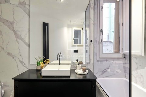 Apartamento en venta en Barcelona, España 3 dormitorios, 113 m2 No. 150572 - foto 4
