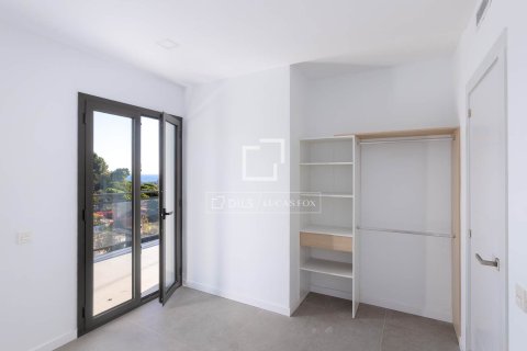 Villa for sale in Cabrils, Barcelona, Spain 4 bedrooms, 326 sq.m. No. 150569 - photo 13