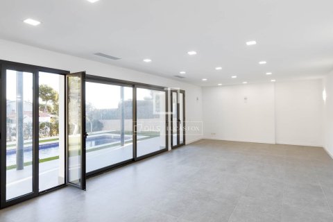 Villa for sale in Cabrils, Barcelona, Spain 4 bedrooms, 326 sq.m. No. 150569 - photo 11