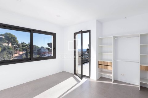 Villa for sale in Cabrils, Barcelona, Spain 4 bedrooms, 326 sq.m. No. 150569 - photo 6