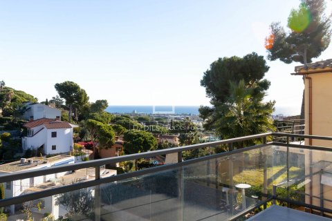 Villa for sale in Cabrils, Barcelona, Spain 4 bedrooms, 326 sq.m. No. 150569 - photo 24