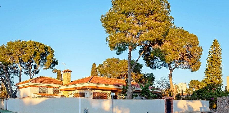 Вилла Дехеса де Кампоамор, Аликанте, Испания 8 спален, 300м2 №111132