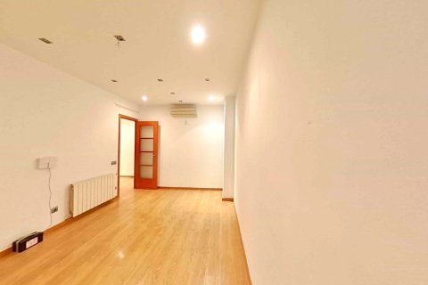 Apartament w Barcelona, Hiszpania 3 sypialnie, 67 mkw. nr 167157 – zdjęcie 2