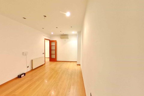 Apartament w Barcelona, Hiszpania 3 sypialnie, 67 mkw. nr 167157 – zdjęcie 3