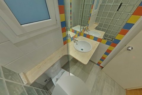 Продажа квартиры в Барселона, Испания 2 спальни, 84м2 №167154 - фото 12