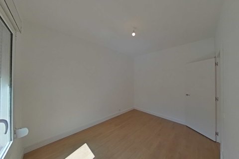 Продажа квартиры в Барселона, Испания 4 спальни, 66м2 №167155 - фото 8