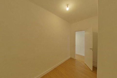 Продажа квартиры в Барселона, Испания 4 спальни, 66м2 №167155 - фото 10