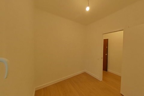 Продажа квартиры в Барселона, Испания 4 спальни, 66м2 №167155 - фото 15