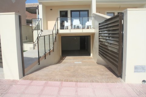 Kaupunkipientalo myytävänä Torrevieja, Alicante, Espanja, 3 makuuhuonetta, 187 m2 No. 115996 - kuva 4
