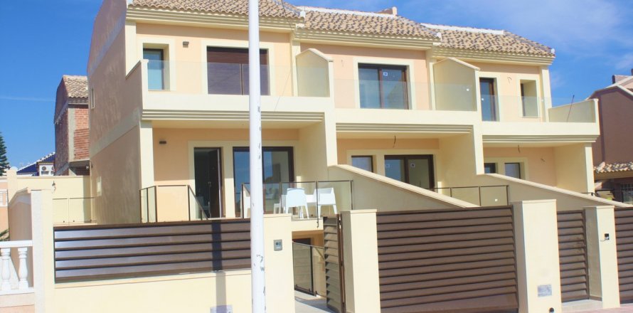 Kaupunkipientalo Torrevieja, Alicante, Espanja 3 makuuhuonetta, 187 m2 No. 115996