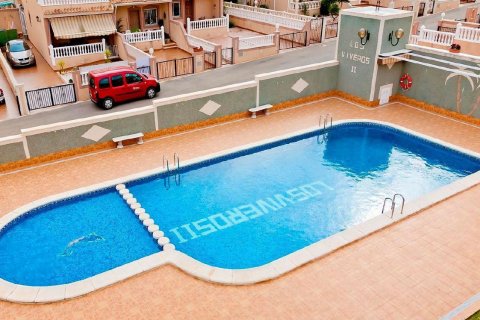 Kaupunkipientalo myytävänä Torrevieja, Alicante, Espanja, 3 makuuhuonetta, 187 m2 No. 115996 - kuva 5