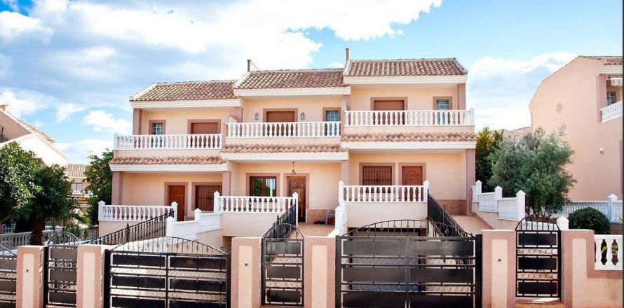 Townhouse Torrevieja, Alicante, Espagne 2 chambres, 162 m2 No. 115995