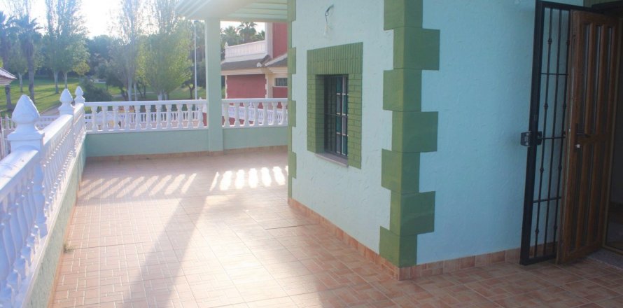 Villa Torrevieja, Alicante, Spānijā 3 istabas, 315 m2 Nr. 115992