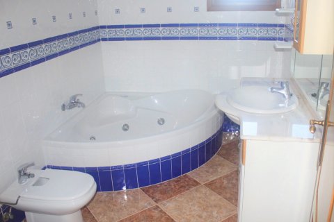 Townhouse for sale Torrevieja, Alicante, Spain 2 bedrooms, 172 sq.m. No. 115994 - photo 6
