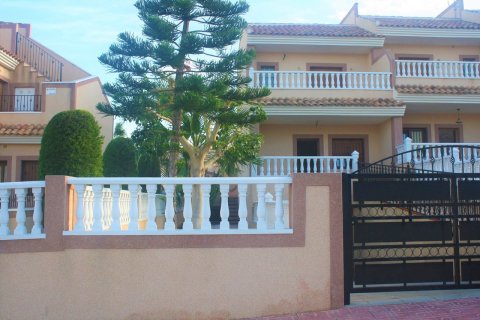 Townhouse for sale Torrevieja, Alicante, Spain 2 bedrooms, 172 sq.m. No. 115994 - photo 1