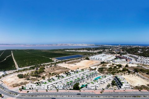 Bungalow for sale Torrevieja, Alicante, Spain 2 bedrooms, 75 sq.m. No. 134316 - photo 12
