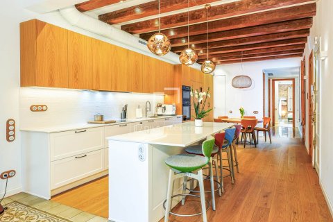 Lägenhet för uthyrning i Barcelona, Spanien 2 sovrum, 111 kvm. Nr. 161363 - foto 5