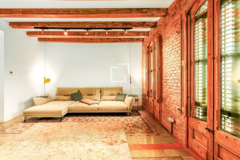 Lägenhet för uthyrning i Barcelona, Spanien 2 sovrum, 111 kvm. Nr. 161363 - foto 2