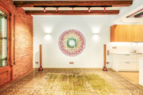 Lägenhet för uthyrning i Barcelona, Spanien 2 sovrum, 111 kvm. Nr. 161363 - foto 3