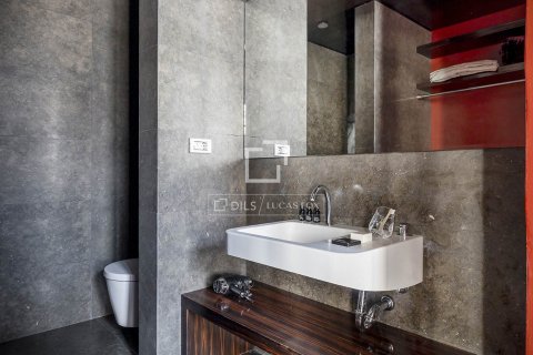 Lägenhet för uthyrning i Barcelona, Spanien 2 sovrum, 251 kvm. Nr. 161360 - foto 12