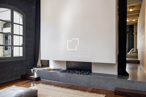 Lägenhet för uthyrning i Barcelona, Spanien 2 sovrum, 251 kvm. Nr. 161360 - foto 16