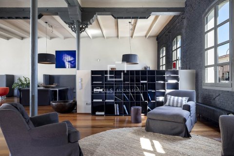 Lägenhet för uthyrning i Barcelona, Spanien 2 sovrum, 251 kvm. Nr. 161360 - foto 5