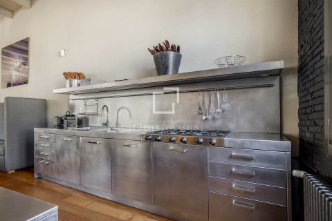 Lägenhet för uthyrning i Barcelona, Spanien 2 sovrum, 251 kvm. Nr. 161360 - foto 8