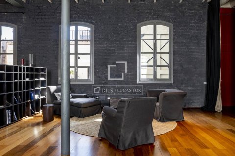 Lägenhet för uthyrning i Barcelona, Spanien 2 sovrum, 251 kvm. Nr. 161360 - foto 4