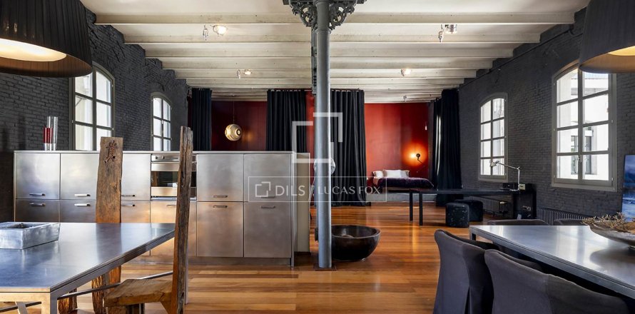 Lägenhet i Barcelona, Spanien 2 sovrum, 251 kvm. Nr. 161360