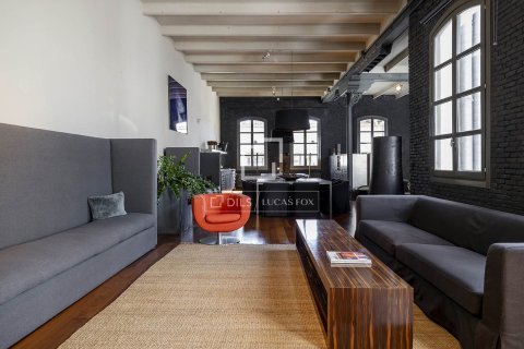 Lägenhet för uthyrning i Barcelona, Spanien 2 sovrum, 251 kvm. Nr. 161360 - foto 17