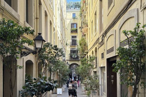 Lägenhet för uthyrning i Barcelona, Spanien 2 sovrum, 251 kvm. Nr. 161360 - foto 29