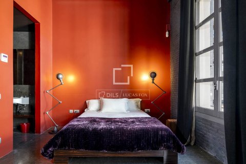 Lägenhet för uthyrning i Barcelona, Spanien 2 sovrum, 251 kvm. Nr. 161360 - foto 11