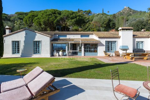 Huvila myytävänä Cabrera de Mar, Barcelona, Espanja, 5 makuuhuonetta, 592 m2 No. 161357 - kuva 3