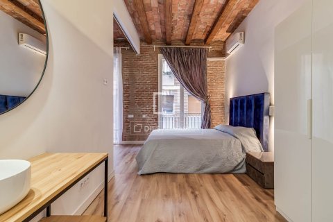 Lägenhet för uthyrning i Barcelona, Spanien 3 sovrum, 116 kvm. Nr. 161362 - foto 15