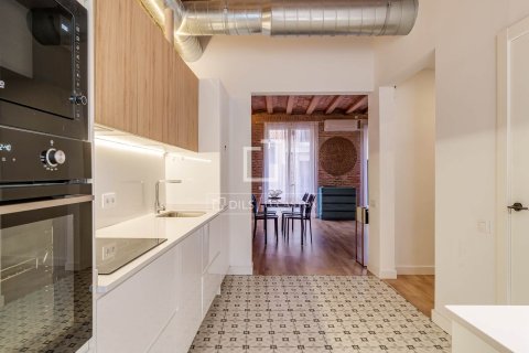 Lägenhet för uthyrning i Barcelona, Spanien 3 sovrum, 116 kvm. Nr. 161362 - foto 20