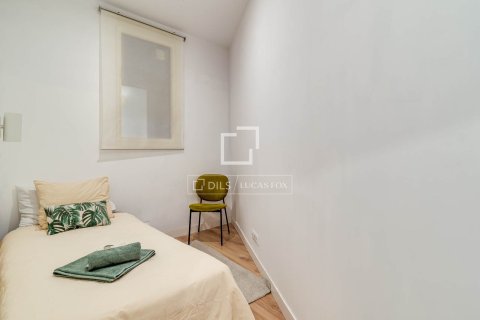 Lägenhet för uthyrning i Barcelona, Spanien 3 sovrum, 116 kvm. Nr. 161362 - foto 25