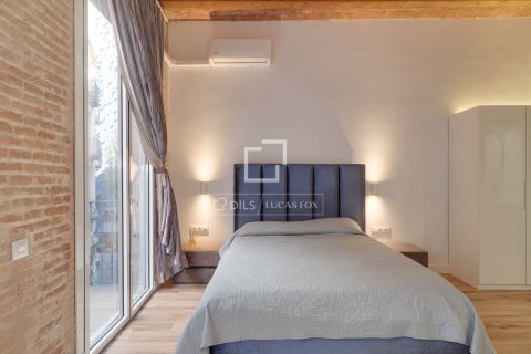 Lägenhet för uthyrning i Barcelona, Spanien 3 sovrum, 116 kvm. Nr. 161362 - foto 8