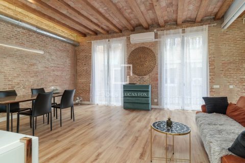 Lägenhet för uthyrning i Barcelona, Spanien 3 sovrum, 116 kvm. Nr. 161362 - foto 2