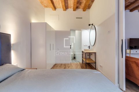 Lägenhet för uthyrning i Barcelona, Spanien 3 sovrum, 116 kvm. Nr. 161362 - foto 11