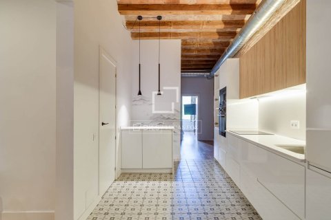 Lägenhet för uthyrning i Barcelona, Spanien 3 sovrum, 116 kvm. Nr. 161362 - foto 17